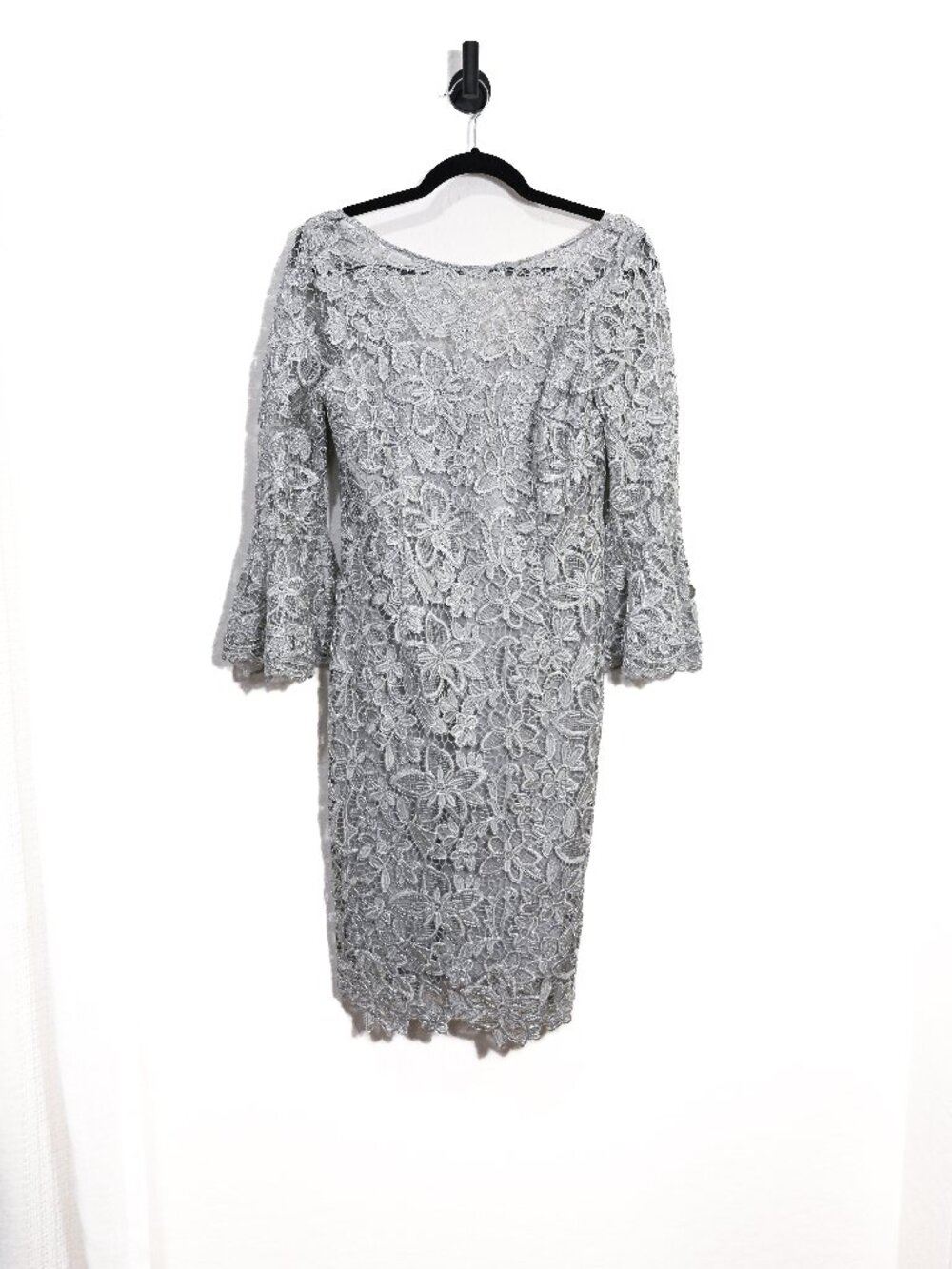 Teri Jon Size 4 Bell Sleeve Silver Lace Dress